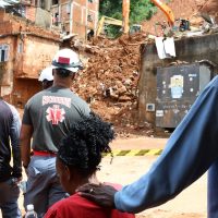 Imagem referente a Voluntários cruzam estados para ajudar vítimas das chuvas em MG