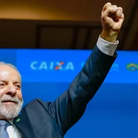Imagem referente a Lula critica Zema por não usar R$ 3,5 bi em obras de prevenção à chuva