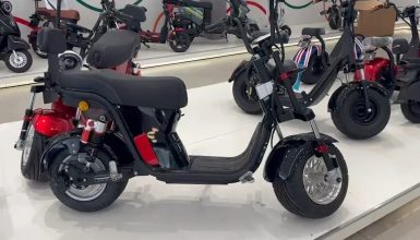Imagem referente a Vai e vem: prazo para regularizar moto elétrica é reaberto e regra muda para veículos de até 50 km/h