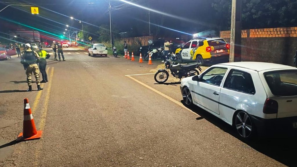 Moto com R$ 16 mil em multas é apreendida e quatro são presos por embriaguez durante Operação Lei Seca