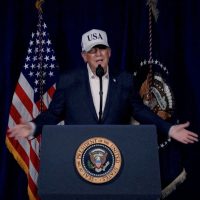 Imagem referente a Trump justifica que ataques ao Irã são para defender norte-americanos