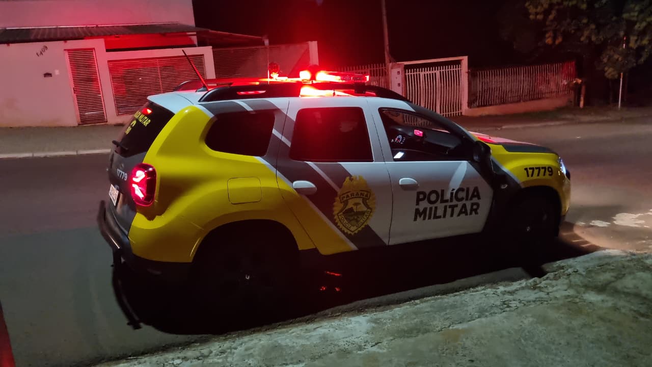 Homem é esfaqueado no tórax na Rua Plínio Salgado Homem é esfaqueado no tórax na Rua Plínio Salgado