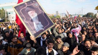 Com morte de Khamenei, Irã forma conselho de governo com aiatolá Arafi