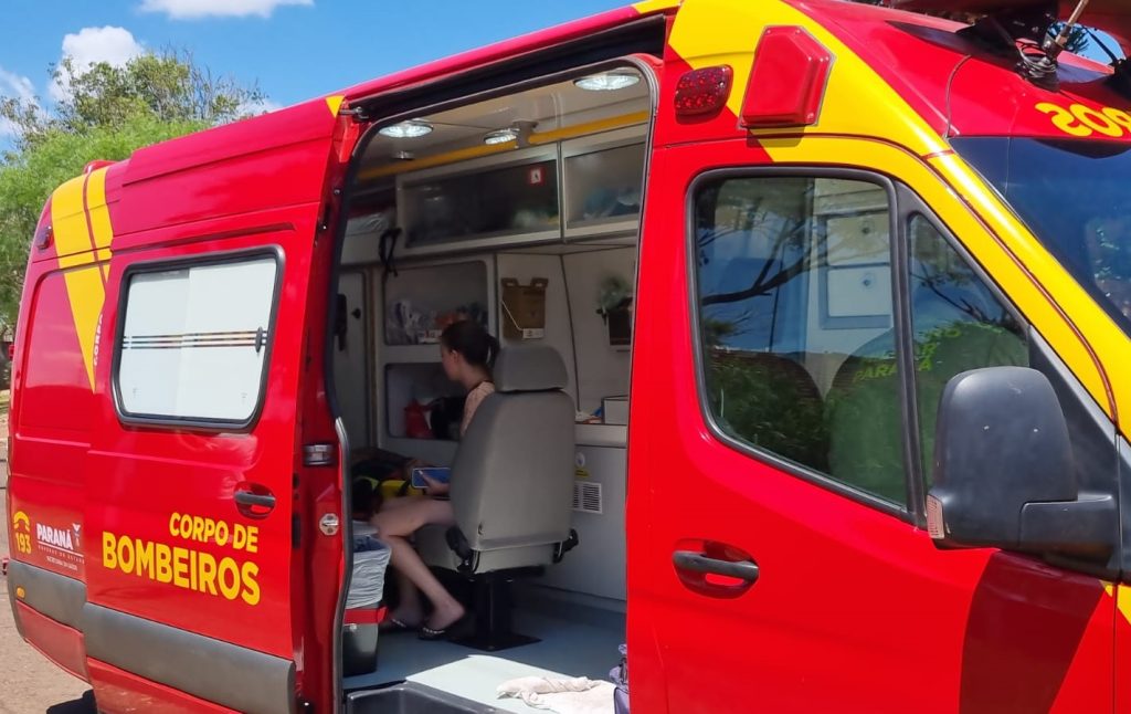 Jovem fica ferido em acidente entre moto e carro no Interlagos