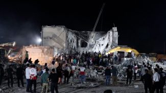 Irã eleva para 153 as estudantes mortas em ataque a escola