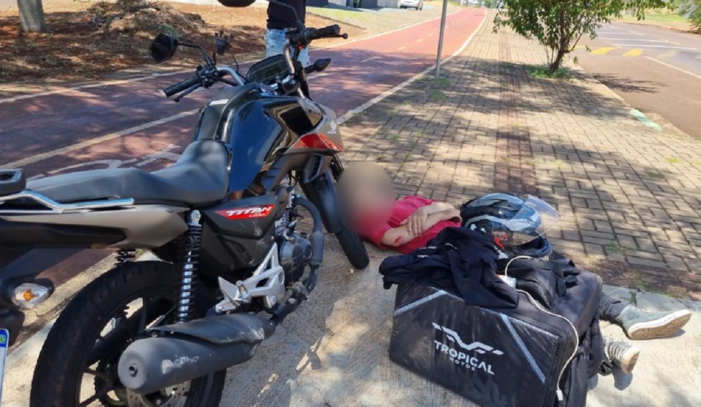 Batida entre Titan e Chevy deixa jovem ferido no São Cristóvão