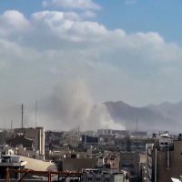 Imagem referente a Guerra no Oriente Médio tem mais bombardeios e mortes neste domingo