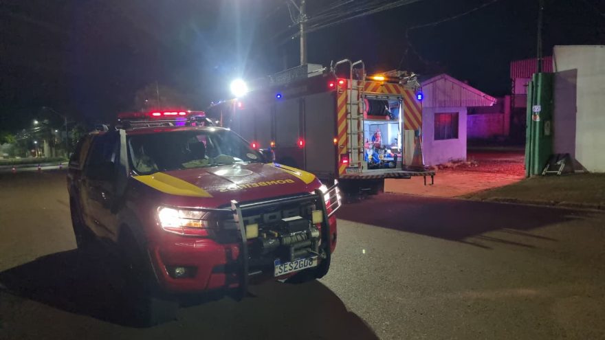 Incêndio em empresa mobiliza bombeiros no bairro Alto Alegre, em Cascavel