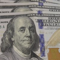 Imagem referente a Dólar sobe para R$ 5,16 após escalada de conflito no Oriente Médio