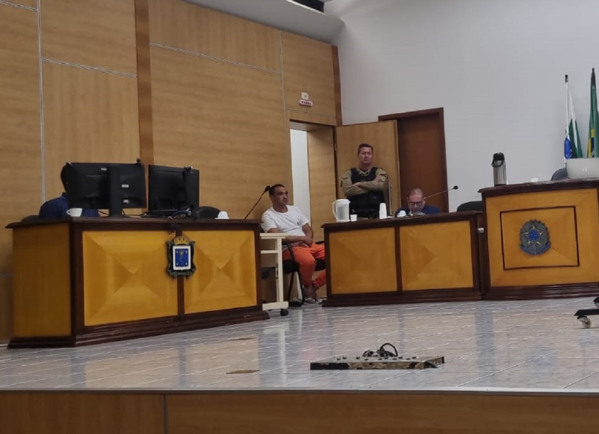 Réu julgado por atirar no rosto do cunhado é condenado a seis anos e seis meses de prisão Réu julgado por atirar no rosto do cunhado é condenado a seis anos e seis meses de prisão
