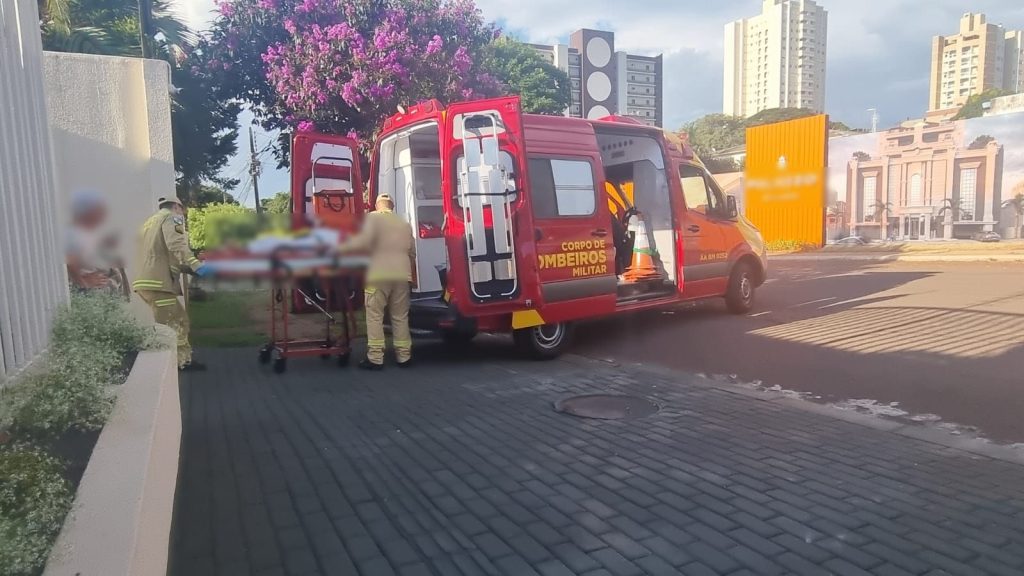 Idosa tem suspeita de fratura após queda em residência no Centro de Cascavel
