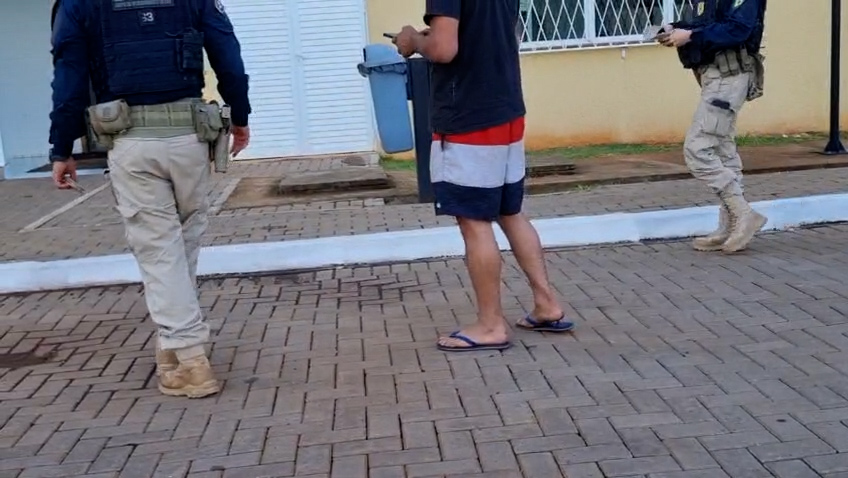 PRF aborda veículo adulterado na BR-277 em Céu Azul; motorista é levado à delegacia de Cascavel