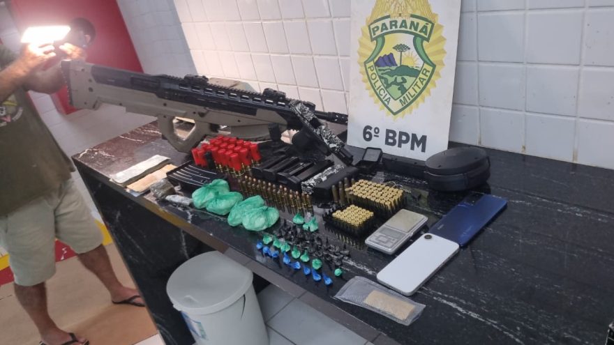 Operação policial termina com duas prisões e apreensão de drogas e munições em Cascavel