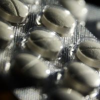 Imagem referente a Câmara aprova regras para comercialização de remédios em supermercados