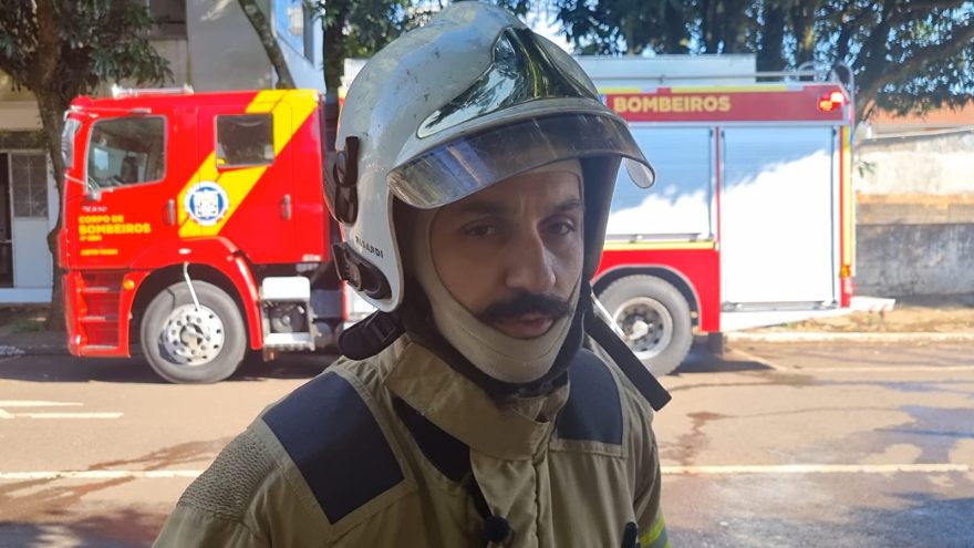 “Quando a gente chegou aqui, ainda era um princípio de incêndio”, afirma tenente do Corpo de Bombeiros