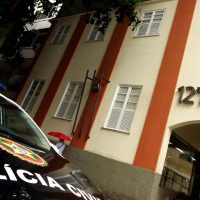 Imagem referente a Indiciado por estupro coletivo no Rio se apresenta à polícia e é preso