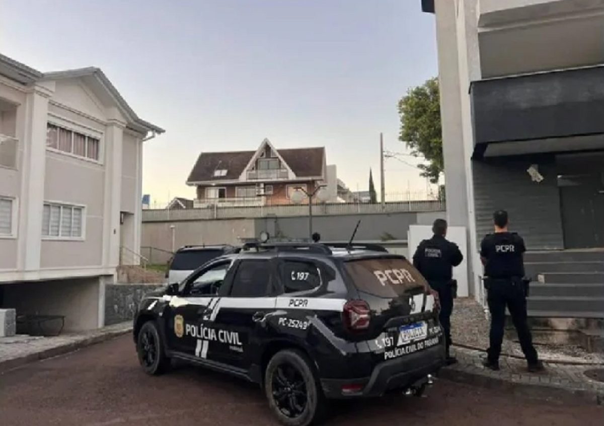 Polícia Civil prende dentista investigado por estupro de clientes e de próprios parentes no Paraná Polícia Civil prende dentista investigado por estupro de clientes e de próprios parentes no Paraná