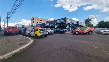 Imagem referente a Pai e filho são mortos em loja de veículos na Rua Cuiabá, em Cascavel