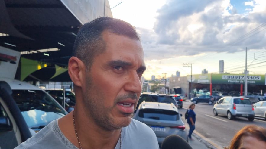 “Três tiros”, diz delegado da Polícia Civil de Cascavel sobre morte de pai e filho em loja de carros