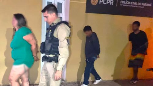 Nissan March furtado no Coqueiral durante a madrugada é recuperado pela Polícia Militar no Centro poucas horas depois Imagem referente a Nissan March furtado no Coqueiral durante a madrugada é recuperado pela Polícia Militar no Centro poucas horas depois
