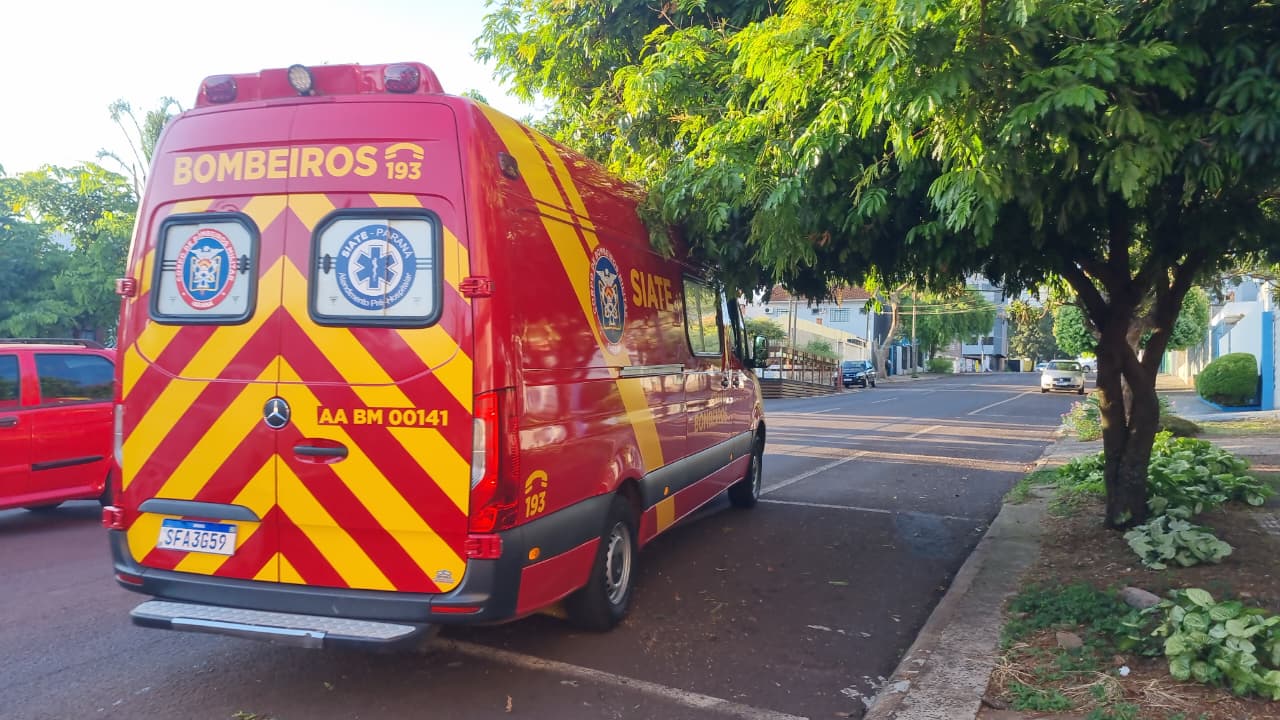 Queda de moto deixa jovem com escoriações pelo corpo no Centro de Cascavel Queda de moto deixa jovem com escoriações pelo corpo no Centro de Cascavel