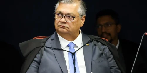 Dino afasta prefeito e vice de Macapá por suspeita de desvio de verba