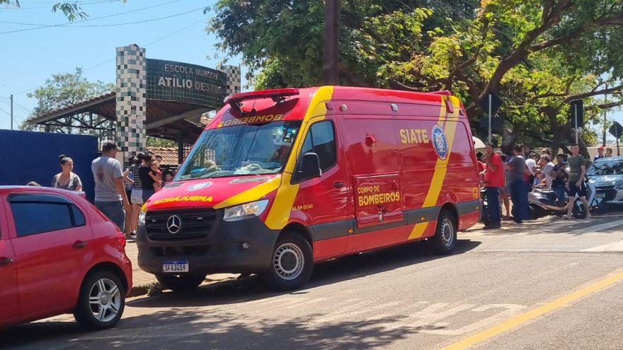 Menina de seis anos tem contusão na cabeça após sofrer queda na Escola Atilio Destro