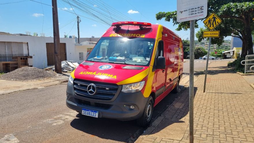 Menino de cinco anos tem suspeita de fratura em braço após acidente na Escola