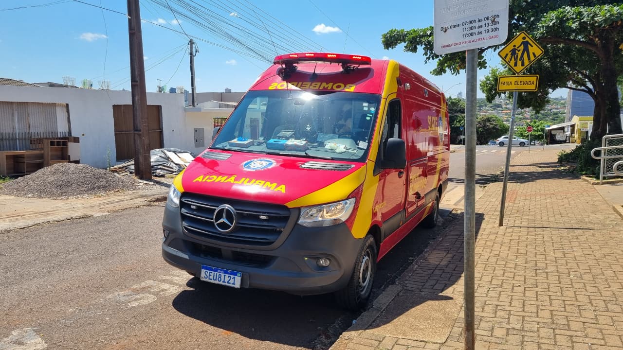Menino de cinco anos tem suspeita de fratura em braço após acidente na Escola Menino de cinco anos tem suspeita de fratura em braço após acidente na Escola