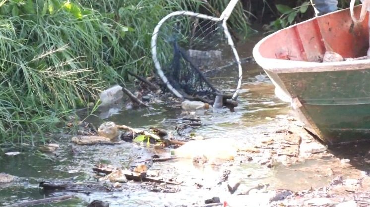 Força-tarefa retira 62 toneladas de lixo do Rio Quati Chico e acende alerta em Cascavel Força-tarefa retira 62 toneladas de lixo do Rio Quati Chico e acende alerta em Cascavel