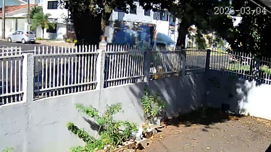 Câmera registra acidente que terminou com motociclista em estado grave
