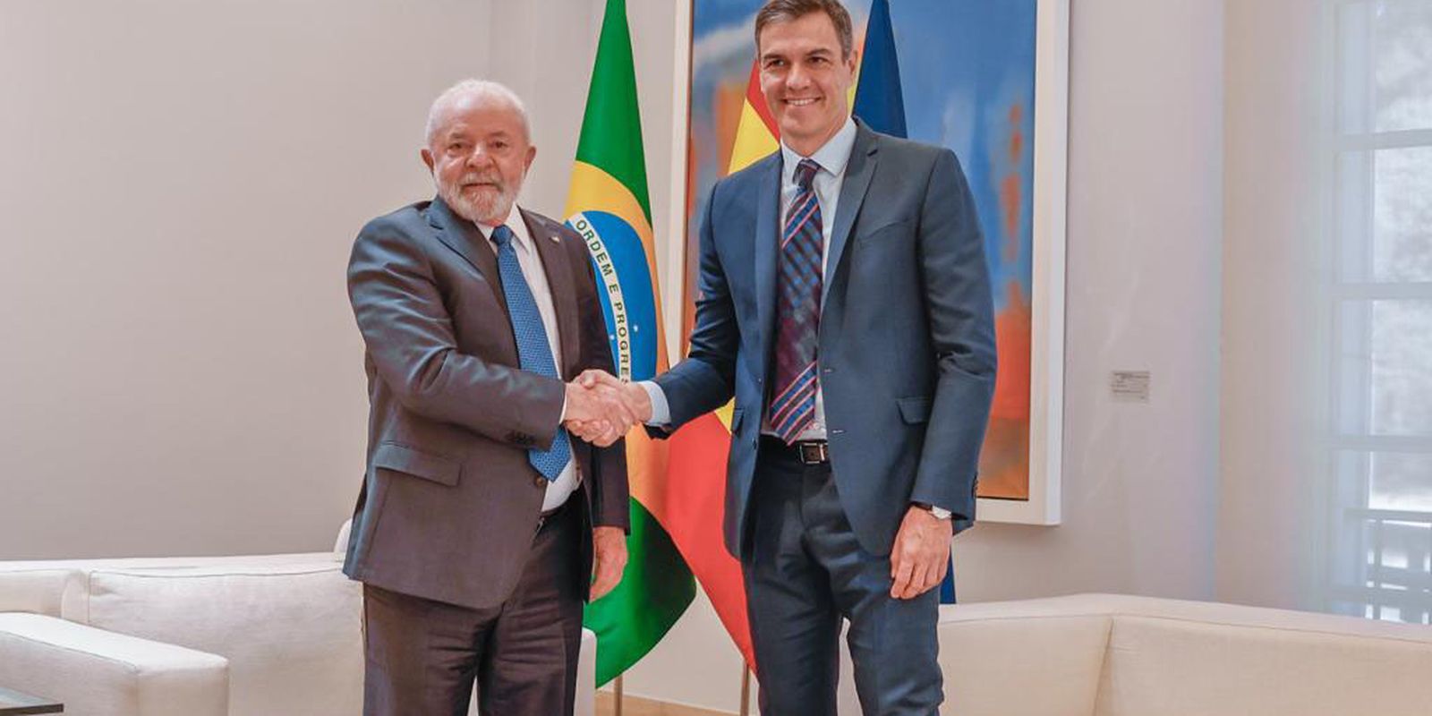 Lula conversa com Pedro Sánchez e confirma viagem à Espanha Lula conversa com Pedro Sánchez e confirma viagem à Espanha