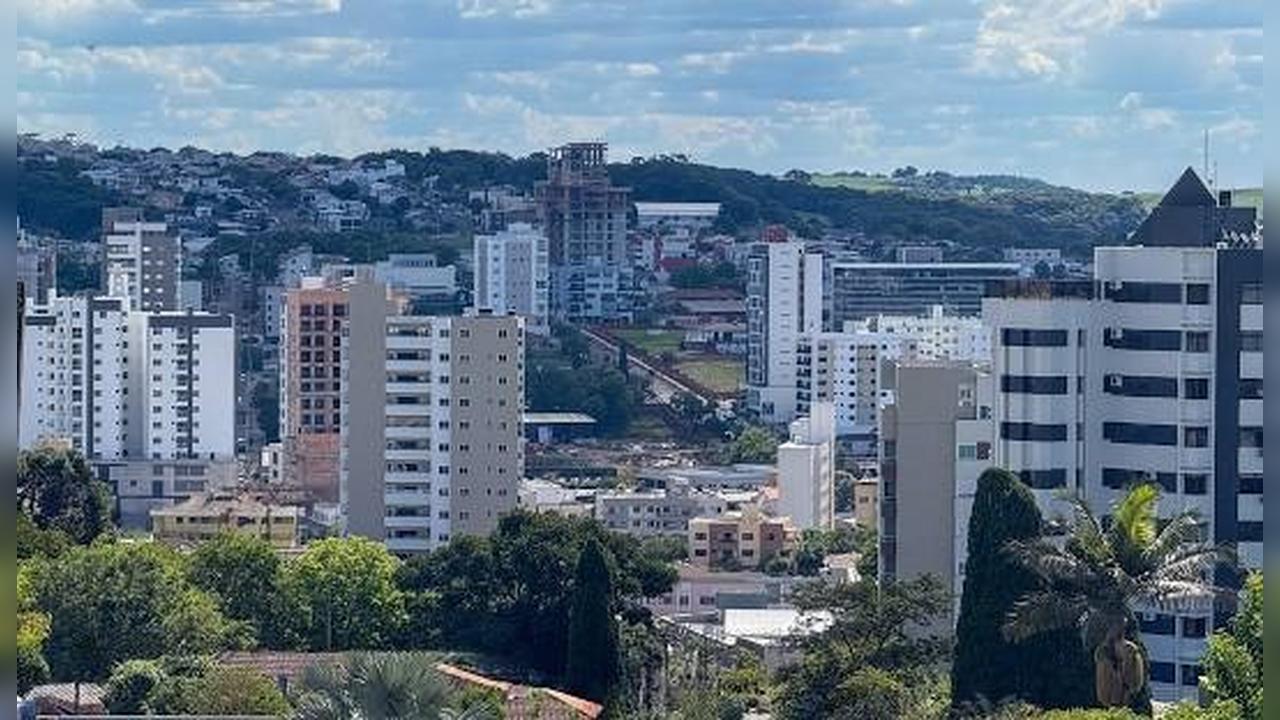 Abordagem por atitude suspeita termina com apreensão de droga no bairro Alvorada Abordagem por atitude suspeita termina com apreensão de droga no bairro Alvorada