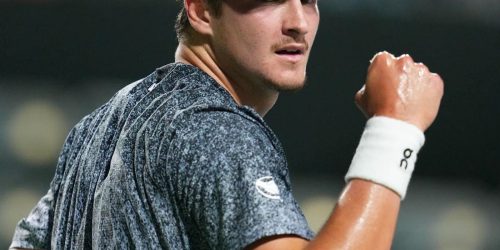 João Fonseca estreia bem e terá Kahachanov pela frente em Indian Wells João Fonseca estreia bem e terá Kahachanov pela frente em Indian Wells