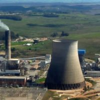 Imagem referente a Ação judicial contesta usinas térmicas a carvão em leilão de energia