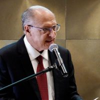 Imagem referente a Alckmin deixará ministério em abril, mas seguirá como vice