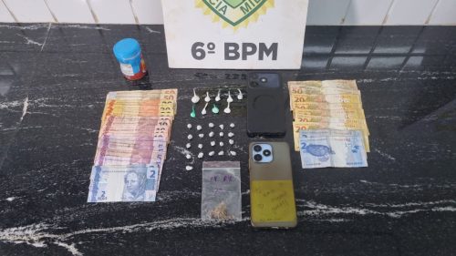 Duas mulheres são presas por tráfico de drogas no bairro Floresta, em Cascavel Imagem referente a Duas mulheres são presas por tráfico de drogas no bairro Floresta, em Cascavel