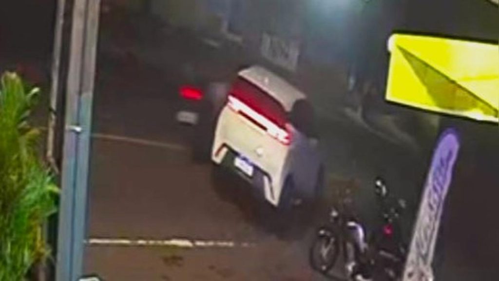 Imagens revelam dinâmica de acidente que deixou motociclista ferido no bairro São Cristóvão