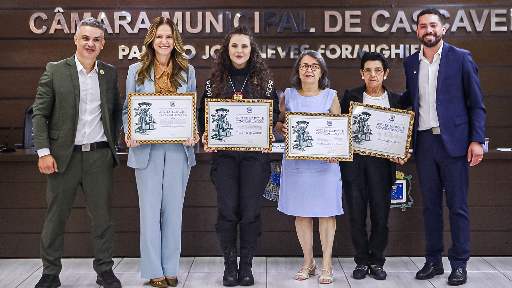 Mulheres que se destacam em suas áreas recebem homenagem na Câmara Municipal Mulheres que se destacam em suas áreas recebem homenagem na Câmara Municipal