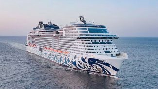 Passageiros de cruzeiro retido em Dubai começam a voltar pra casa Passageiros de cruzeiro retido em Dubai começam a voltar pra casa