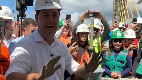 Ponte de Guaratuba alcança conexão final após 40 anos de espera Ponte de Guaratuba alcança conexão final após 40 anos de espera
