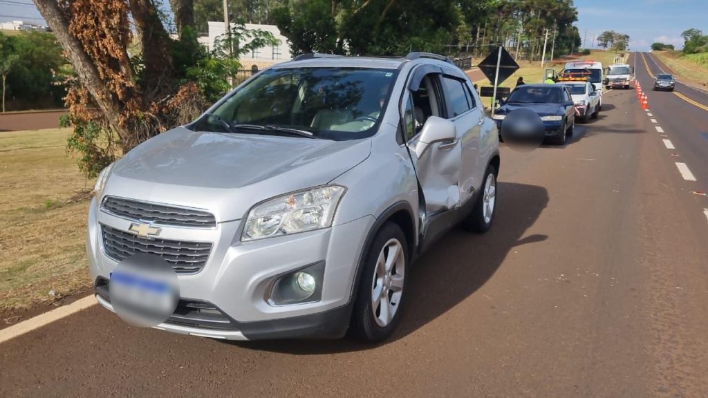 Três carros e uma bicicleta: acidente é registrado na BR-277 em Santa Tereza do Oeste