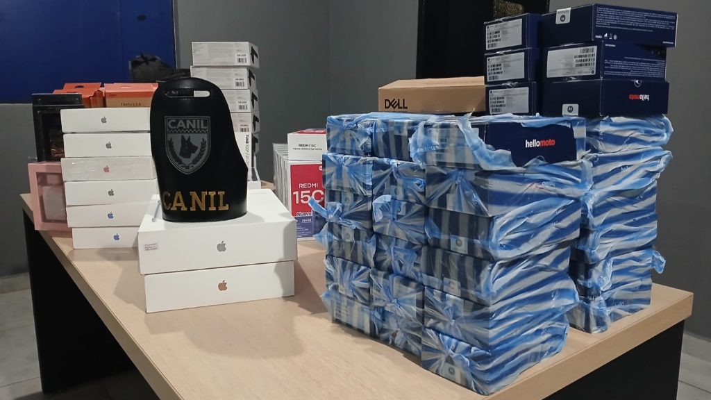 Equipe K-9 da GM localiza malas com produtos irregulares em ônibus que seguia para São Paulo