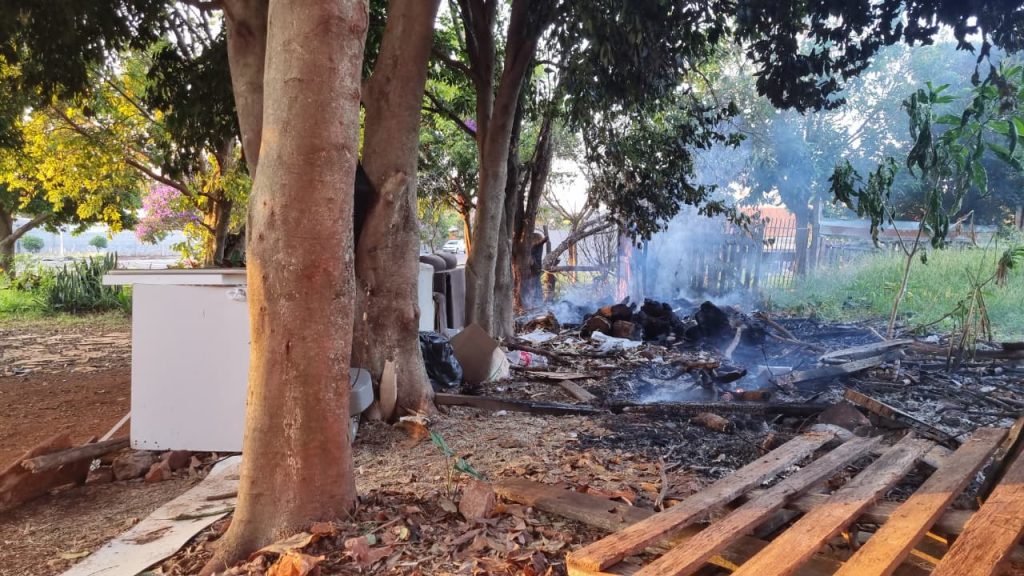 Incêndio ambiental é registrado na manhã deste domingo (08) em Cascavel