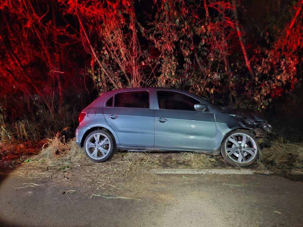 Acidente na PR-484 deixa três pessoas feridas em Capitão Leônidas Marques