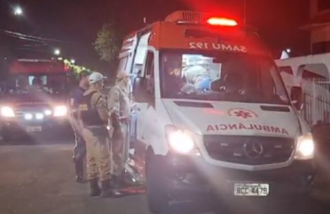 Criança de 2 anos é socorrida em estado grave ao cair de prédio Criança de 2 anos é socorrida em estado grave ao cair de prédio