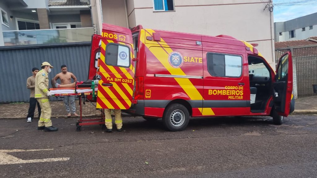 Siate de Cascavel atende venezuelano de 72 anos que saltou de prédio na Vila Tolentino