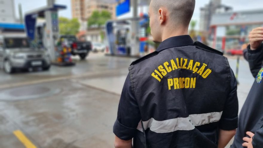 Procon fiscaliza postos de combustíveis durante a Semana do Consumidor