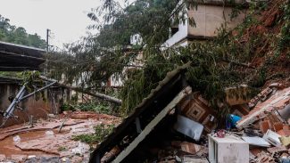 Governo libera R$ 7,3 mil para famílias atingidas por chuvas em MG