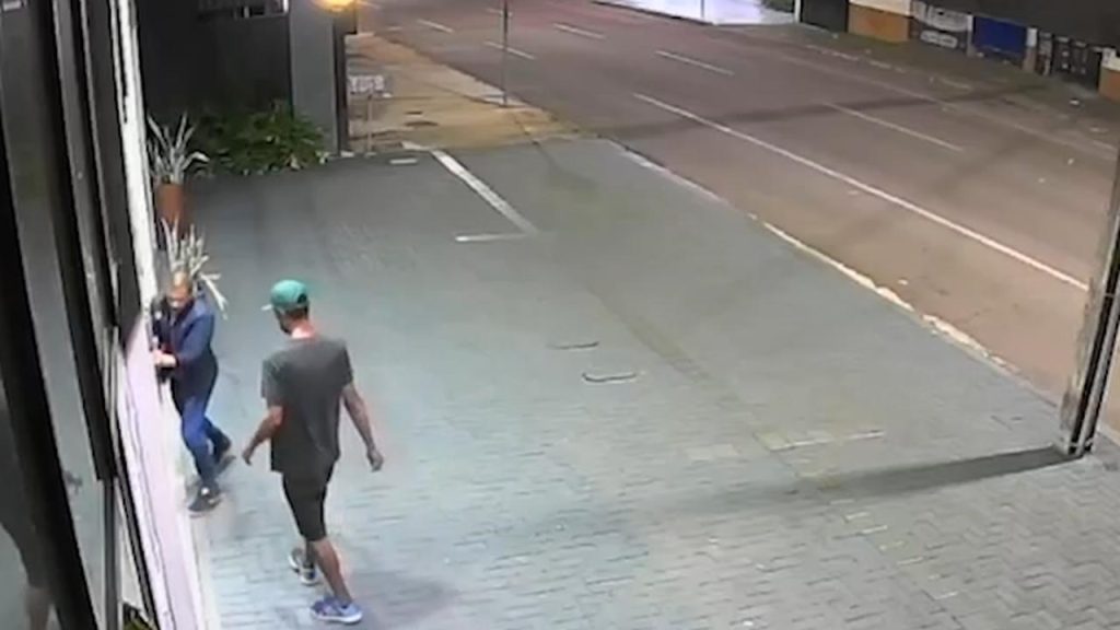 Empresária sofre prejuízo estimado de R$ 2 mil após loja ser arrombada no Alto Alegre